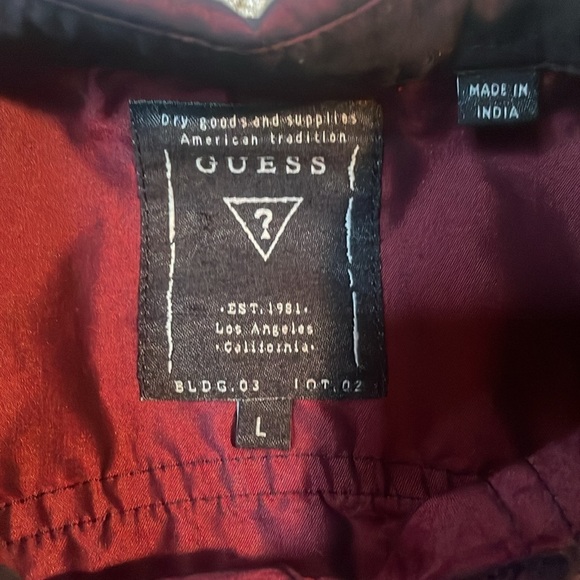 Guess Woman’s Maroon Short Sleeve Button Up Shirt Size Large‎ - Picture 4 of 7